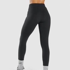 Gymshark pippa joggers size small colour black